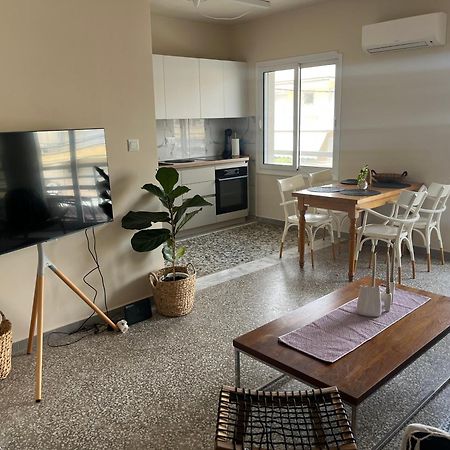 Mz Apartment Néa Péramos Buitenkant foto
